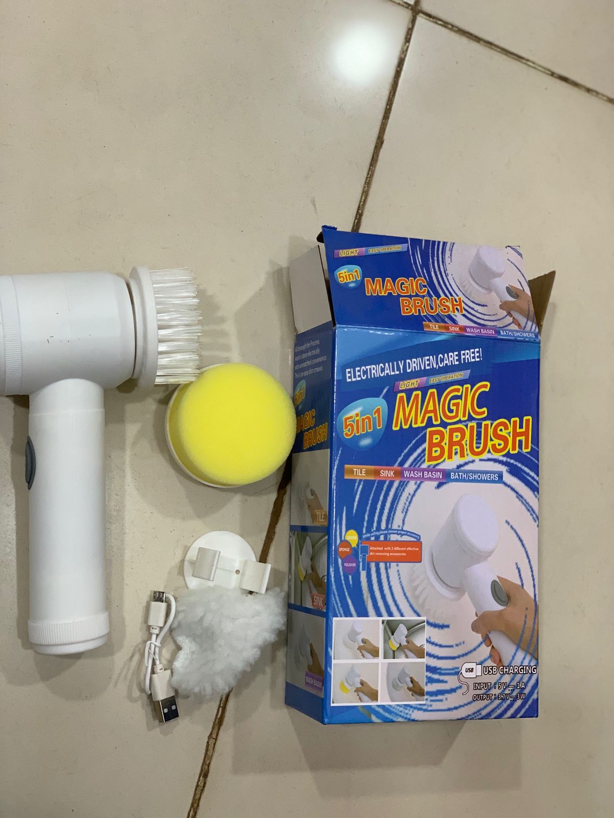 5 in 1 Rechargeable Magic Brush – Handheld Car Cleaning & Waxing Machine